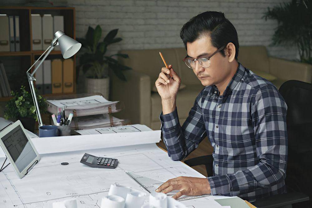 ilustrasi pria bekerja di kantor (freepik.com/pressfoto)