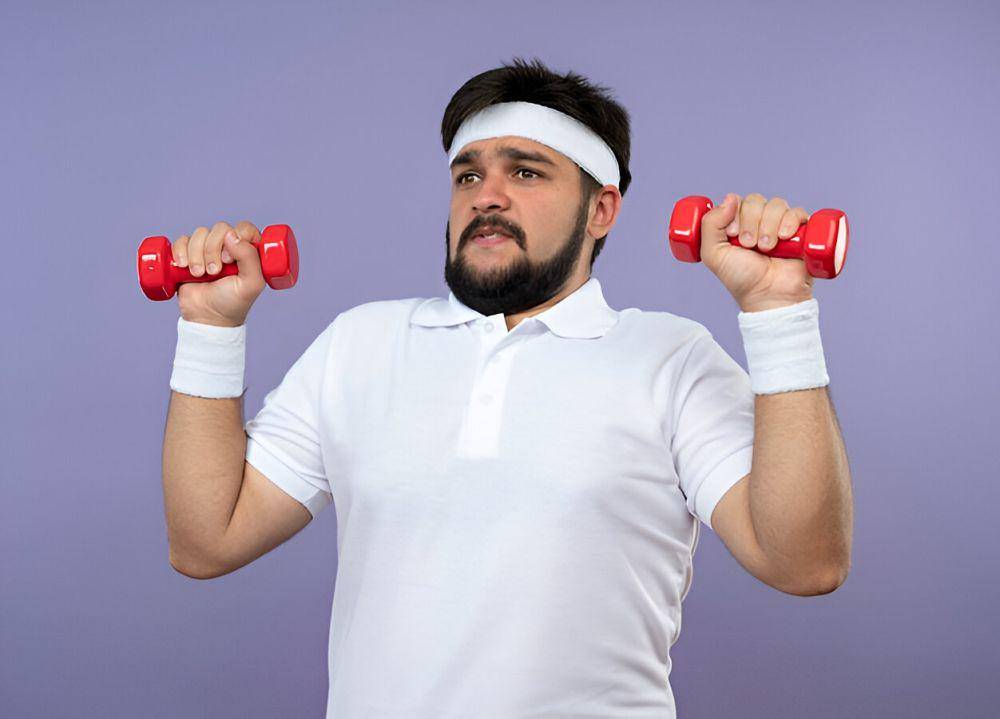ilustrasi pria sedang bulking (freepik.com/stockking)