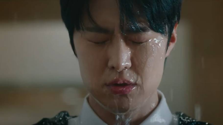 still cut drama Korea Way Back Love (youtube.com/@TVING_official)