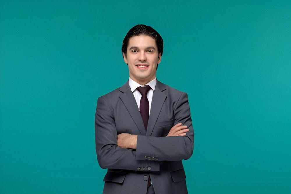 7 Alasan Jas Formal Abu-Abu Tidak Pernah Ketinggalan Zaman, Pahami!