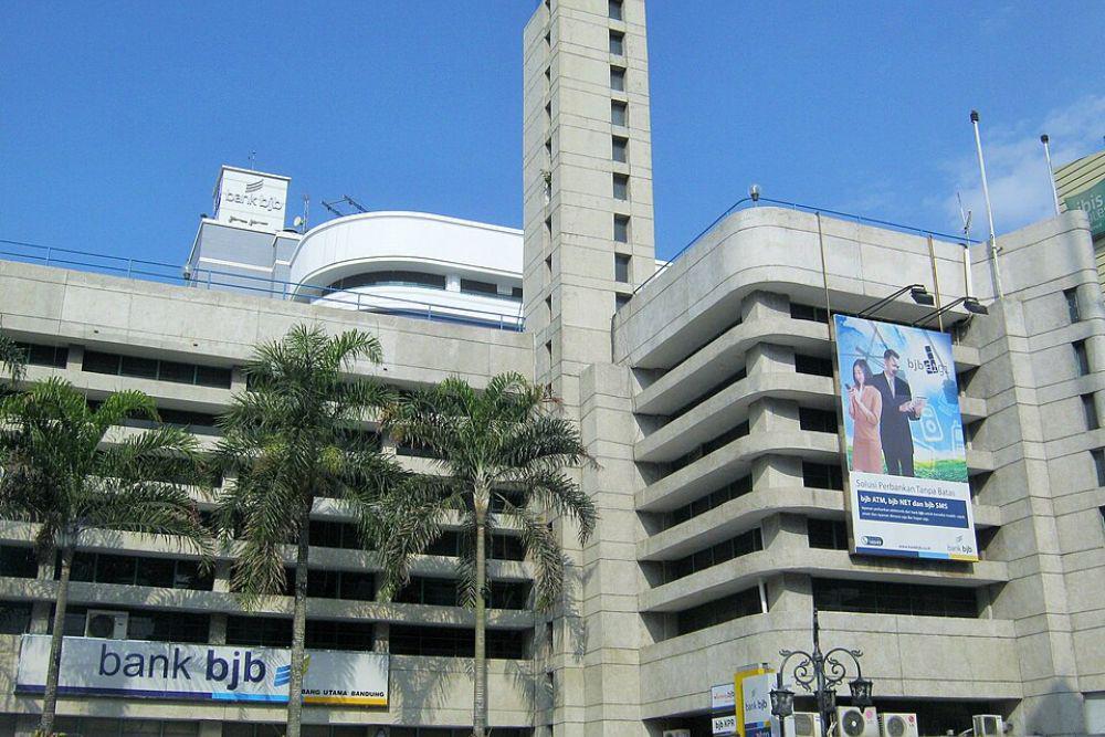 daftar jajaran direksi-komisaris bank bjb