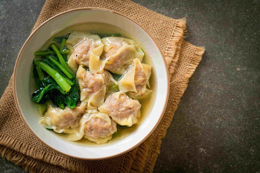 5 Tips Membuat Wonton yang Kenyal dan Gak Pecah Saat Dimasak
