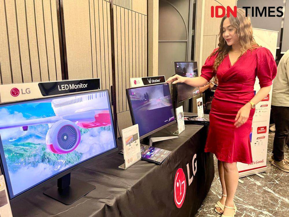 PT LG Electronics Indonesia (LG) mengenalkan koleksi produk monitor terbaru ke pasar Semarang dan sekitarnya, Rabu (16/4/2025) malam. (IDN Times/Anggun Puspitoningrum)