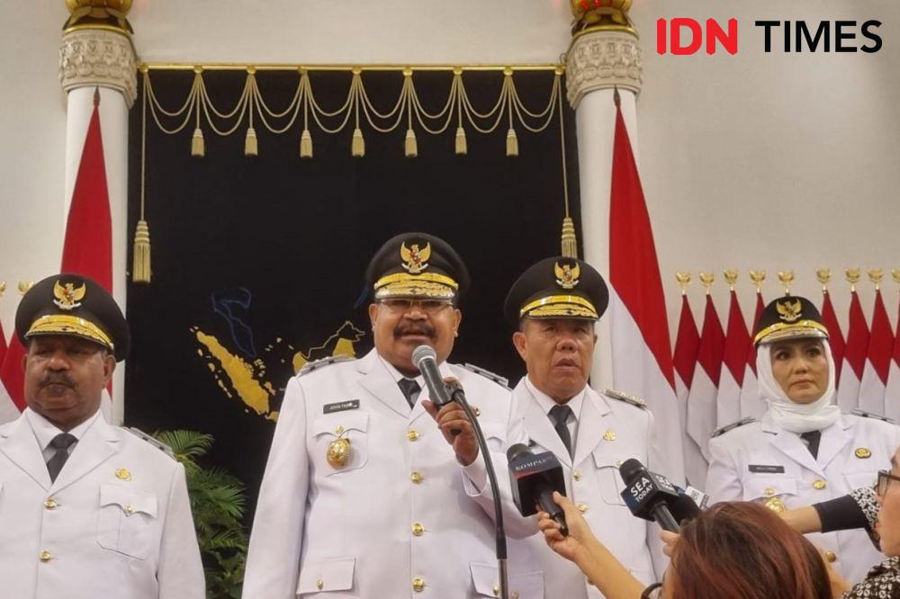 John Tabo dan Ones Pahabol telah resmi menjadi Gubernur dan Wakil Gubernur Papua Pegunungan setelah dilantik oleh Presiden Prabowo Subianto di Istana Negara, Jakarta, Kamis (17/4/2025). (IDN Times/Ilman Nafi'an)
