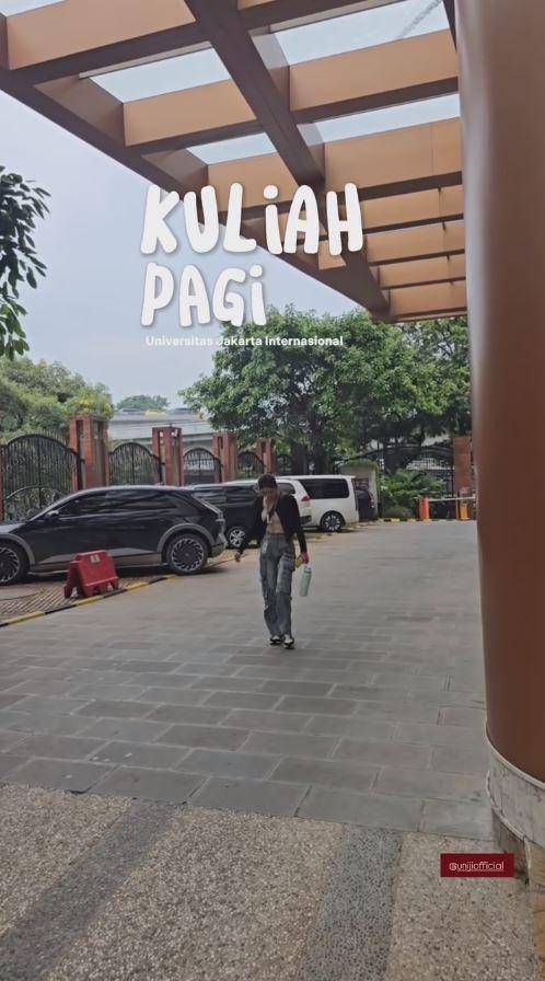 Sarwendah kuliah S1 (Instagram.com/sarwendah29)