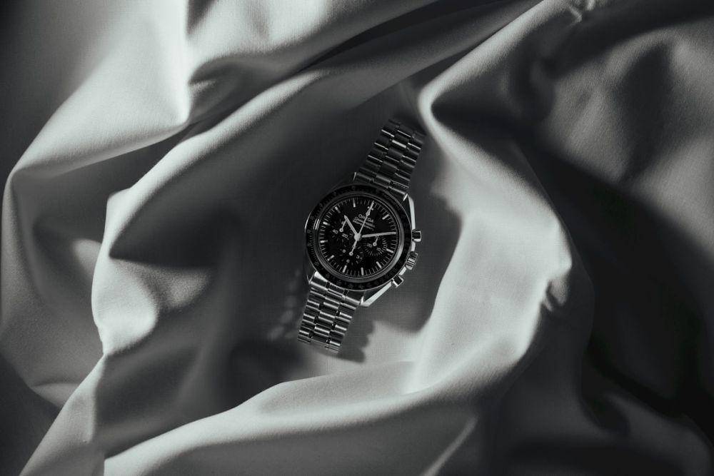 ilustrasi Omega Speedmaster (unsplash.com/Pasqualino Capobianco)
