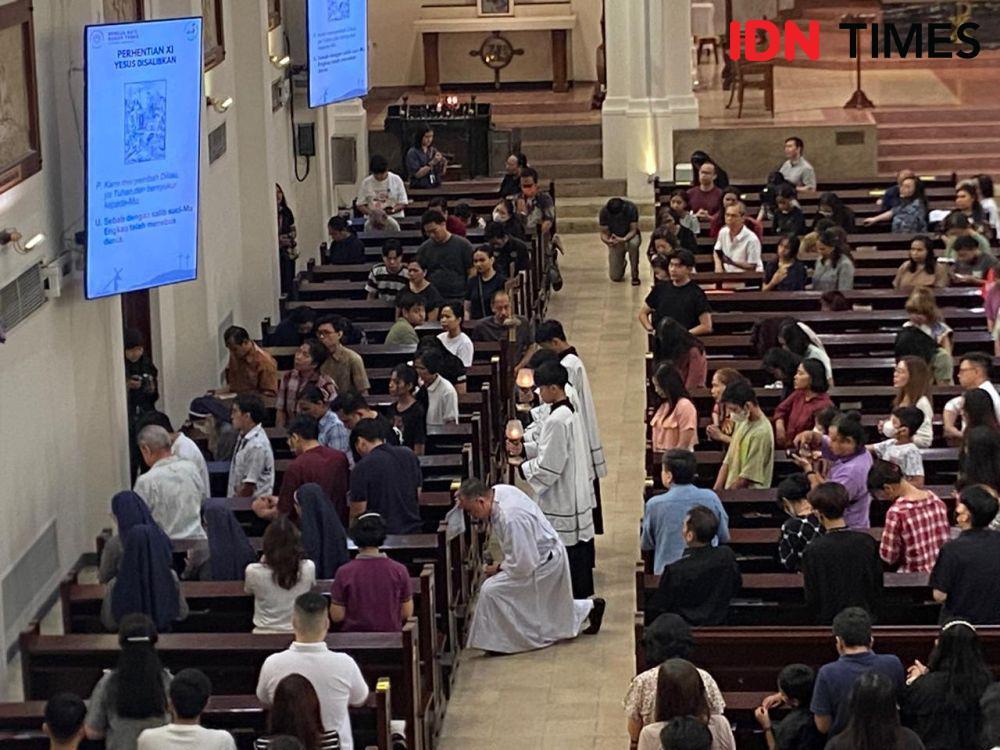 Ibadah Jumat Agung di Gereja Katedral Jakarta Dijaga Penjinak Bom