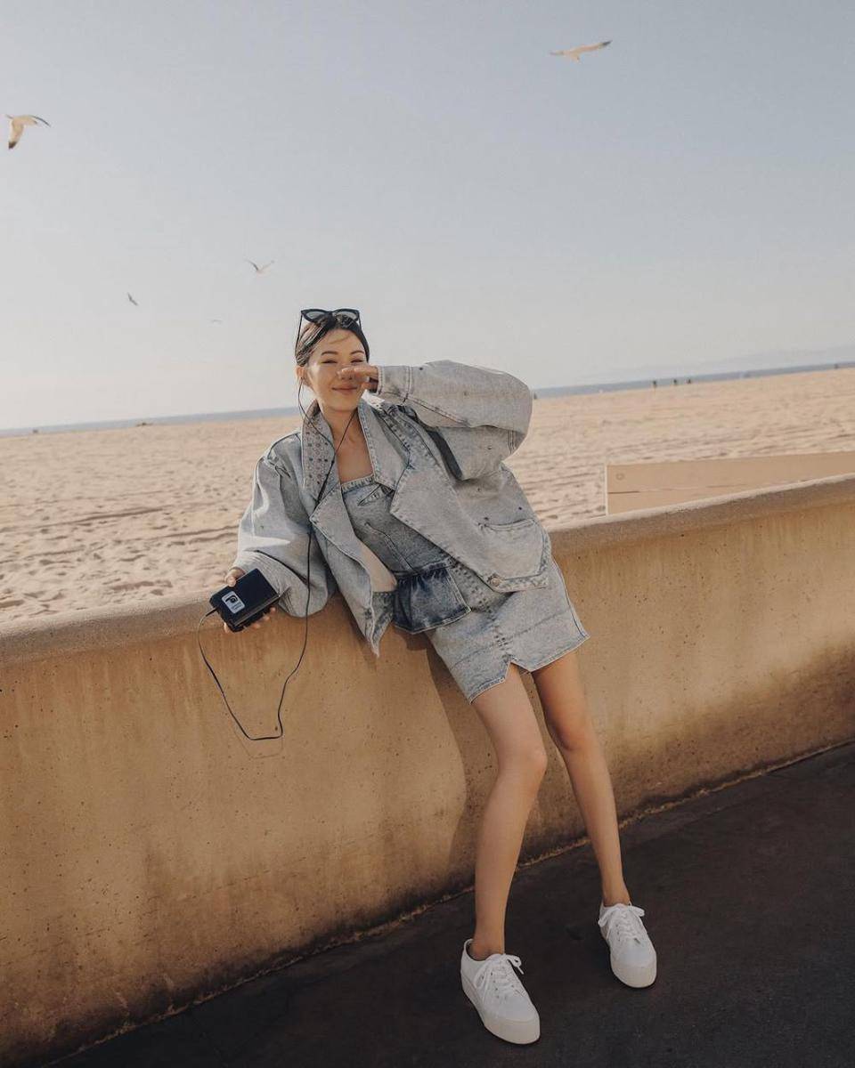 gaya denim on denim ala Jenny Tsang (instagram.com/tsangtastic)