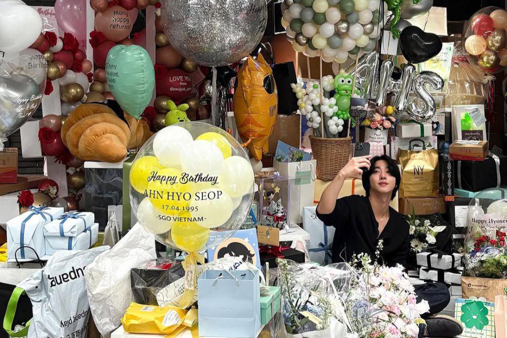 7 Potret Ulang Tahun Ahn Hyo Seop ke-30, Banjir Hadiah dari Fans!