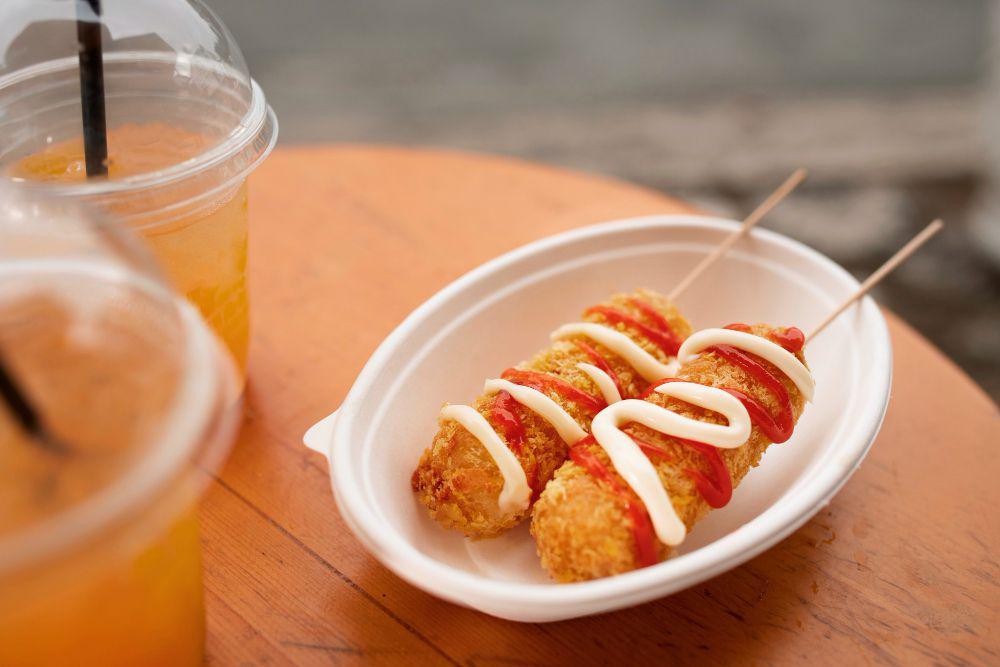 Resep Corndog Mozarella Tanpa Ragi, Lumer dan Crunchy!