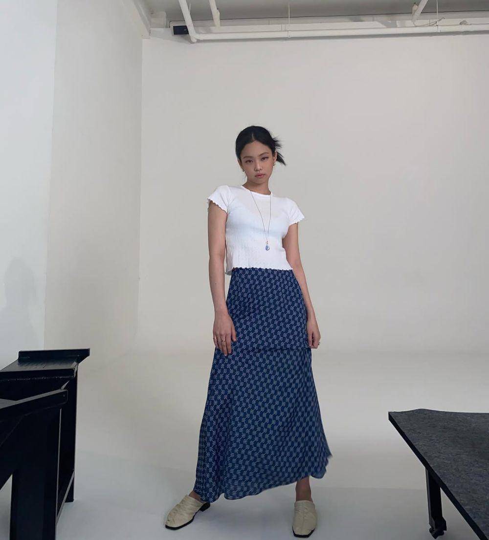 OOTD kece bertema biru ala Jennie BLACKPINK (instagram.com/jennierubyjane)
