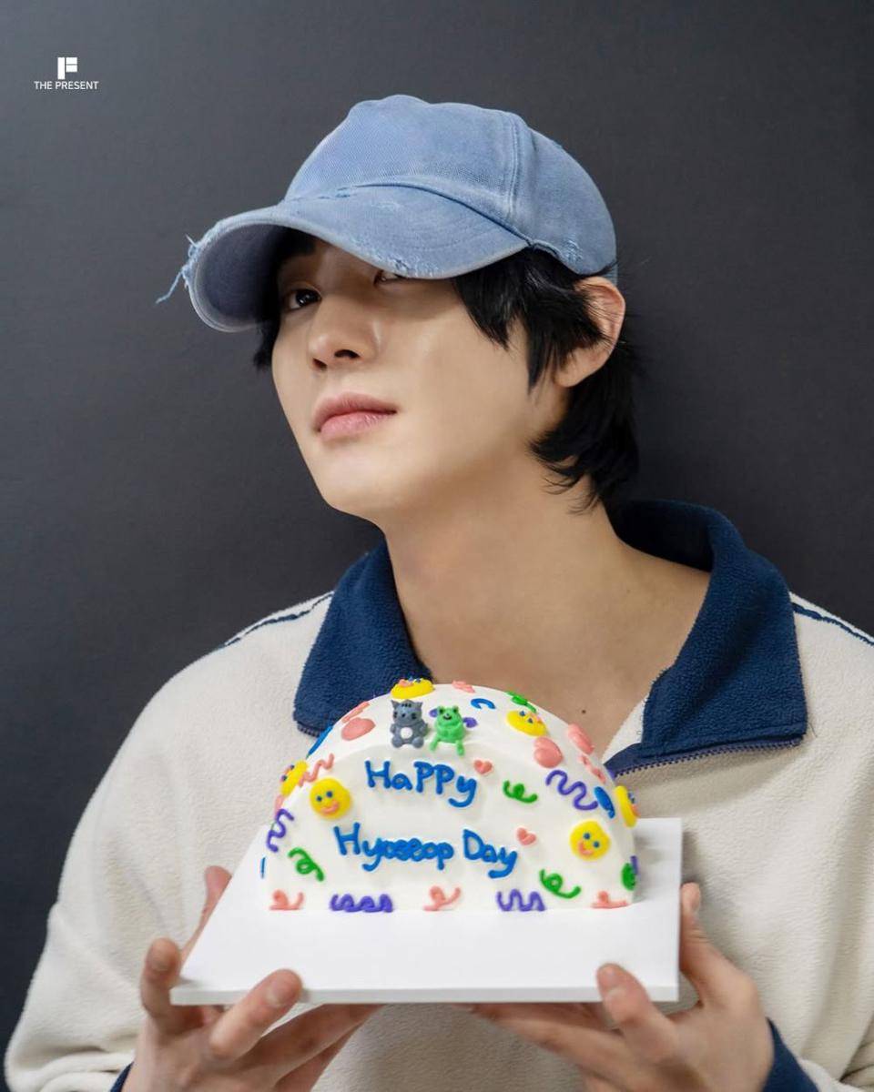 potret ulang tahun Ahn Hyo Seop ke-30 (instagram.com/ahnhyoseop_archive)