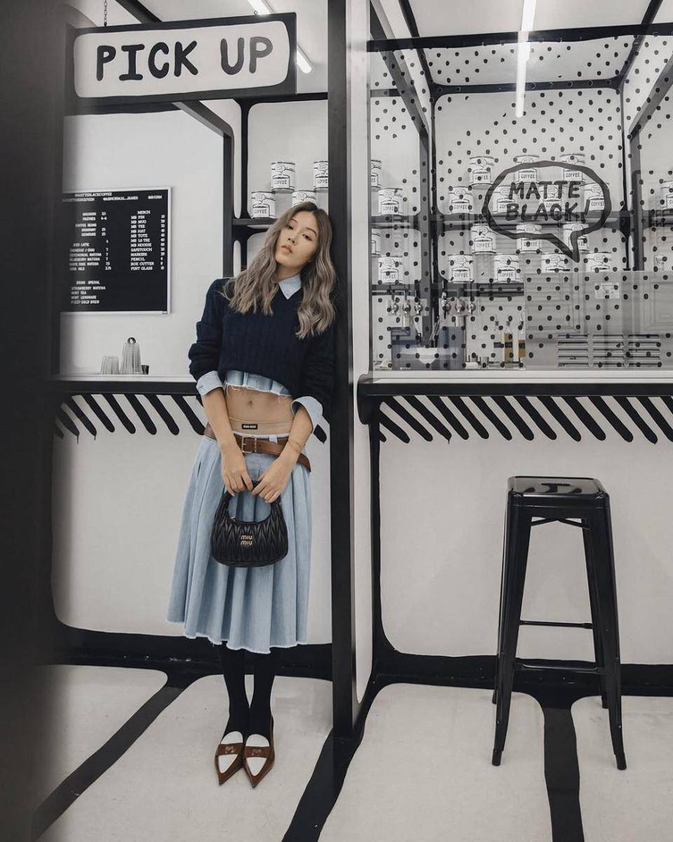 gaya denim on denim ala Jenny Tsang (instagram.com/tsangtastic)
