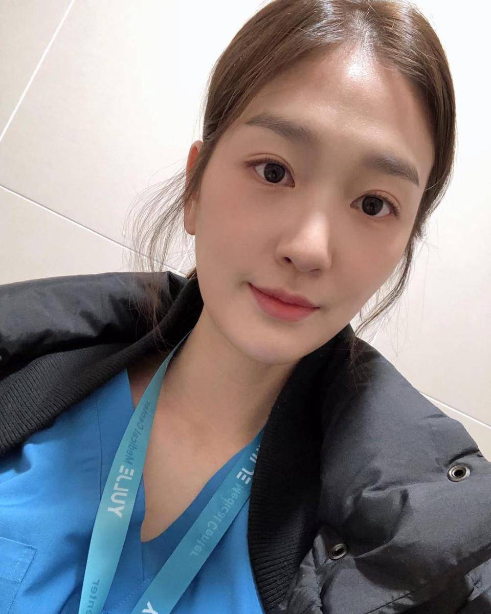 potret Kim Hye In di drama Resident Playbook (instagram.com/_hyein.kim_)