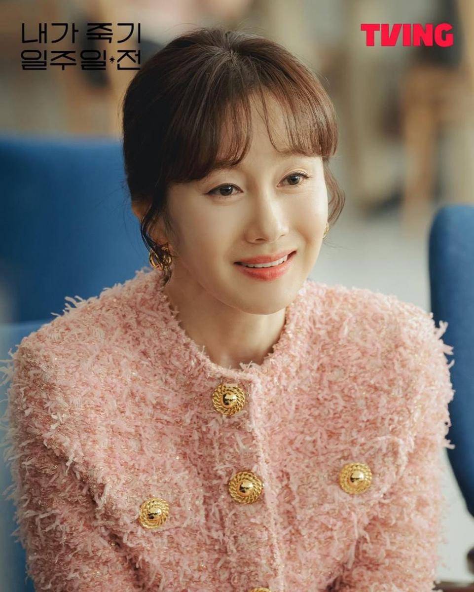 Kim Ji Soo di drama Way Back Love (instagram.com/tving.official)