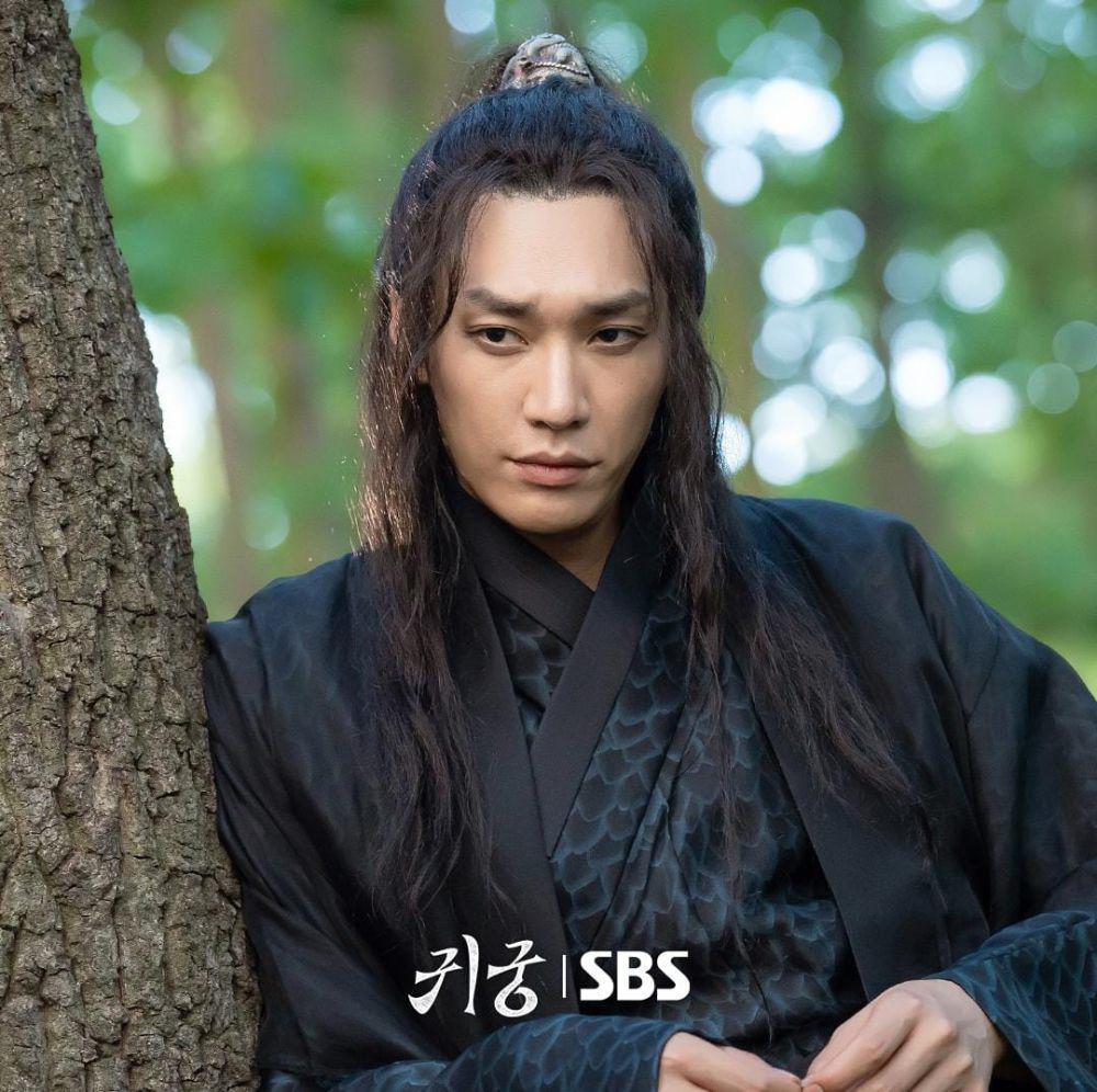 Kim Young Kwang di drama The Haunted Palace (instagram.com/sbsdrama.official)