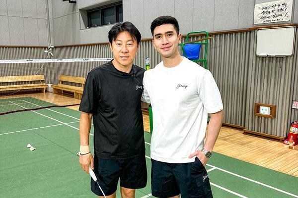 Potret Verrell Bramasta Kunjungan Kerja ke Korea, Ketemu Shin Tae Yong