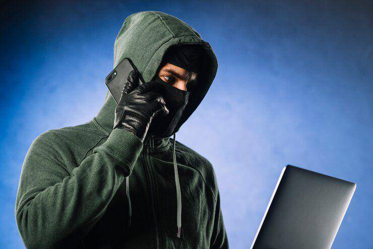 ilustrasi hacker yang melakukan pencurian identitas (Freepik.com/freepik)