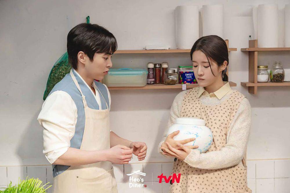 Still cut Heo's Diner (instagram.com/tvn_asia)