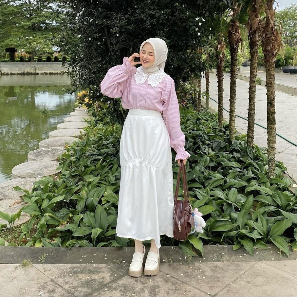 potret ide OOTD hijab nuansa pink ala Mirna Kumalasari (instagram.com/mirnakumalasari)