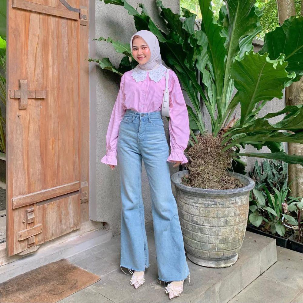 potret ide OOTD hijab nuansa pink ala Mirna Kumalasari (instagram.com/mirnakumalasari)