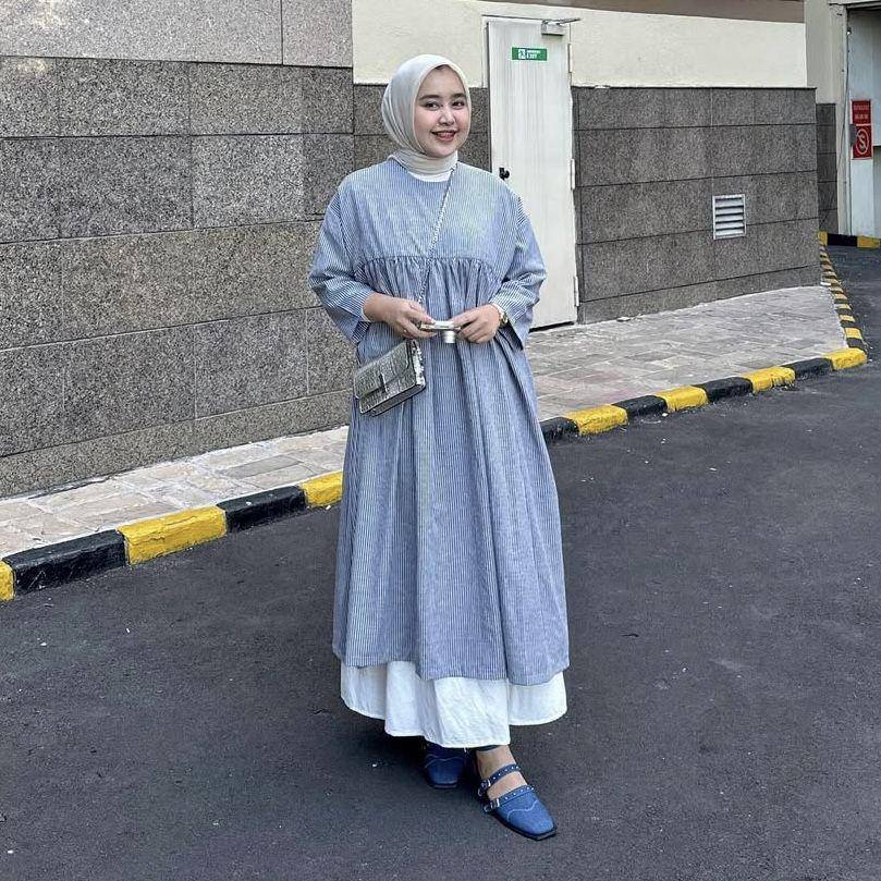 OOTD kasual nuansa biru ala Meilan Indrajati