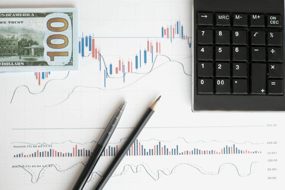 ilustrasi biaya investasi (pexels.com/anna nekrashevich)