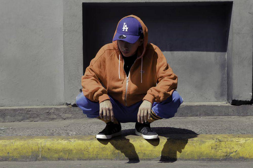 ilustrasi hoodie warna oranye (unsplash.com/mcjo sy)