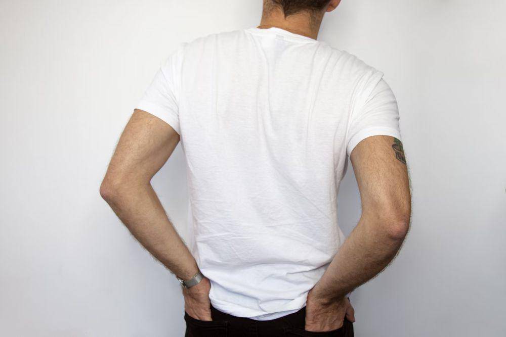 ilustrasi baju warna putih (unsplash.com/ Brando Makes Branding)