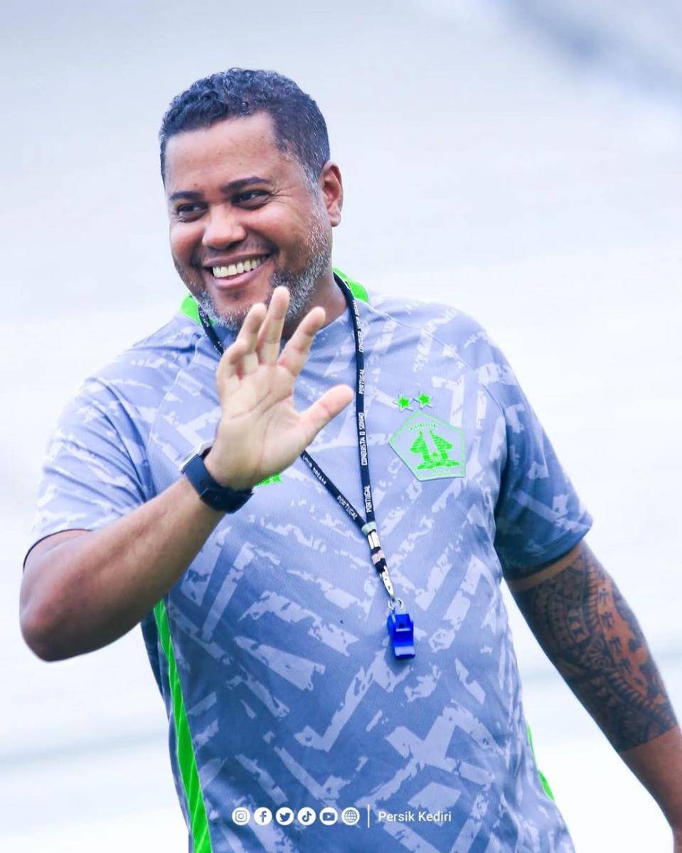 Pelatih Persik Kediri, Divaldo Alves. instagram.com/presikfcofficial