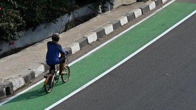 Pramono akan Tertibkan Parkir Liar di Jalur Sepeda dan Trotoar