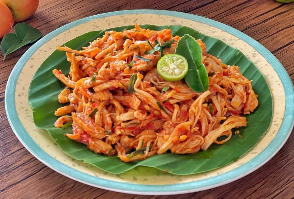 Resep Ayam Suwir Daun Jeruk, Wanginya Menggoda Selera!