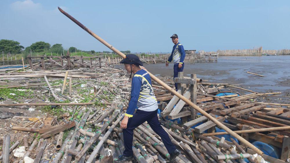 Pembongkaran Sisa Pagar Laut di Desa Kohod Dilanjutkan