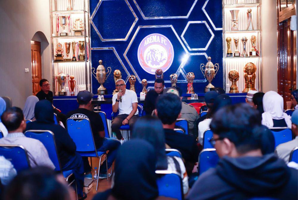 Pertemuan antara manajemen Arema FC dengan keluarga korban Tragedi Kanjuruhan. (Dok. Media Officer Arema FC)