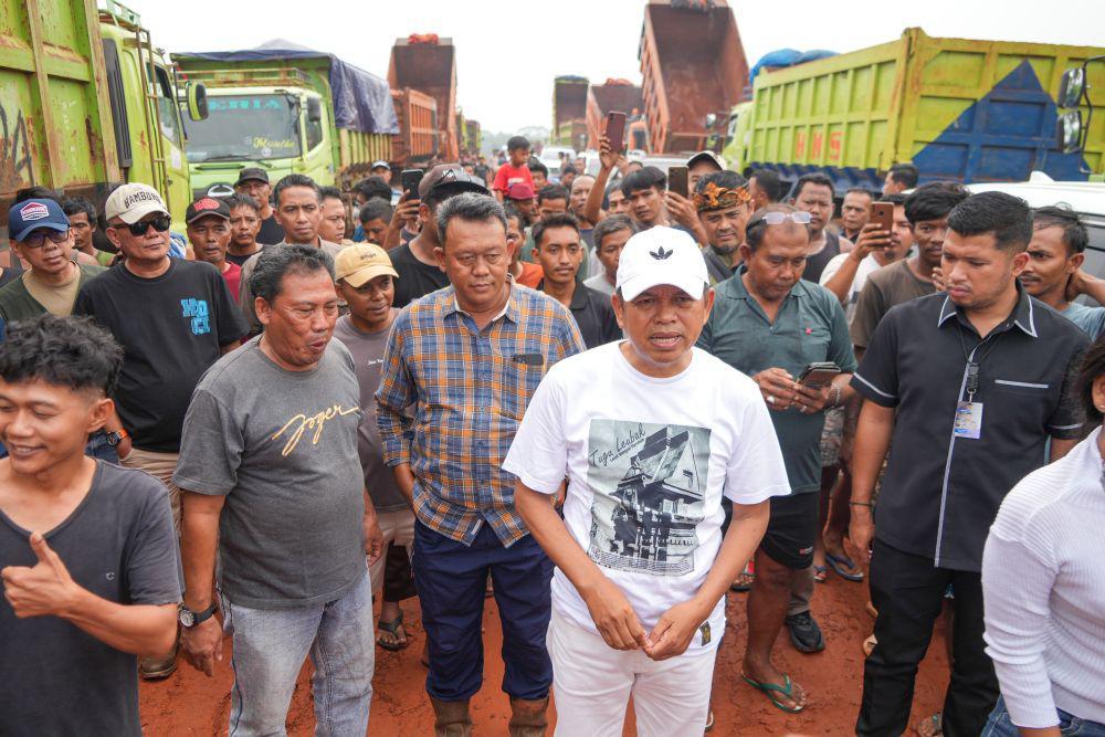 Dedi Mulyadi Sidak Penambang di Subang: Truk Melebihi Kapasitas