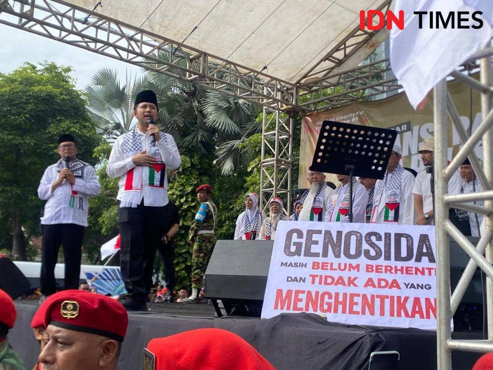 Ribuan Orang Ikuti Aksi Damai Bela Palestina di Surabaya