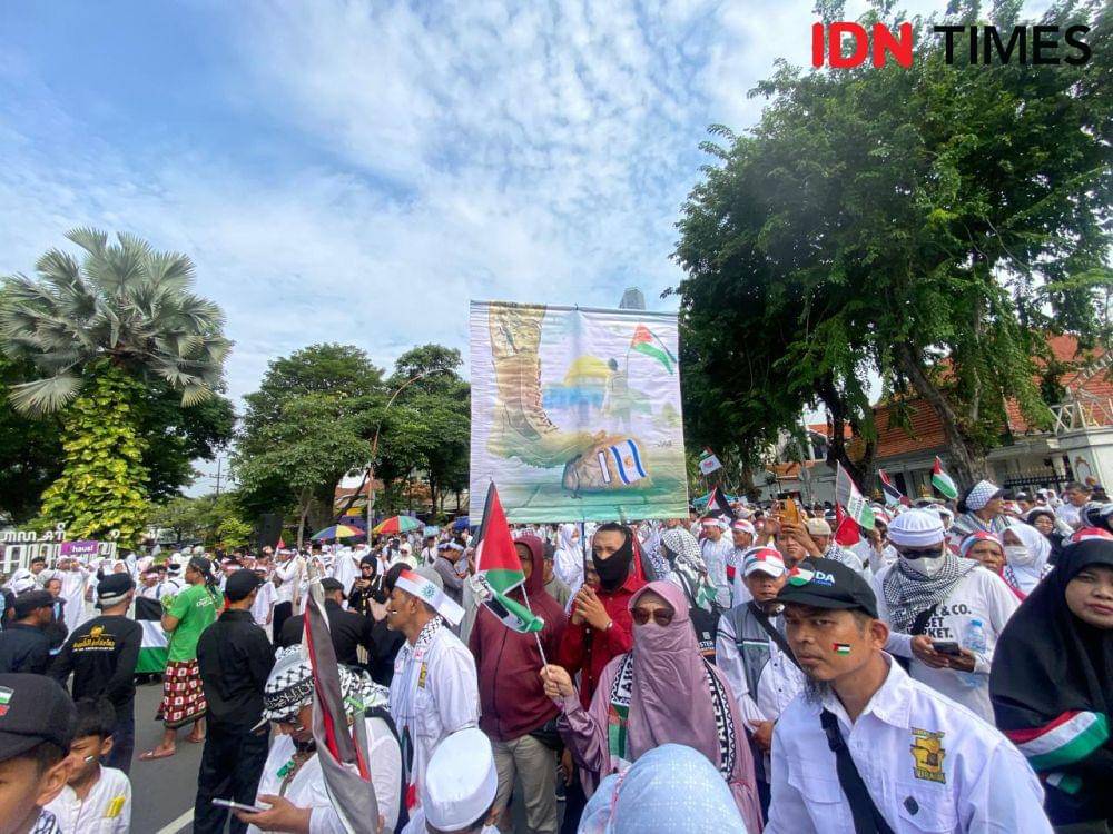 Aksi damai bela Palestina. (IDN Times/Khusnul Hasana)