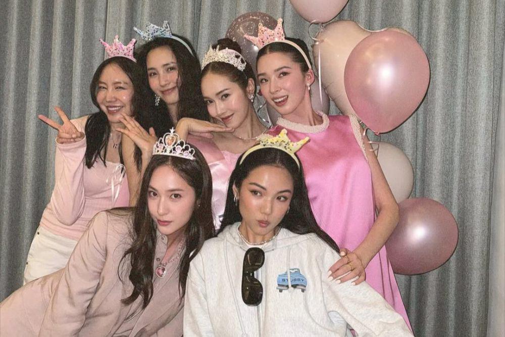 8 Potret Ulang Tahun Jessica Jung Ke-36, Dirayain Bareng Bestie!