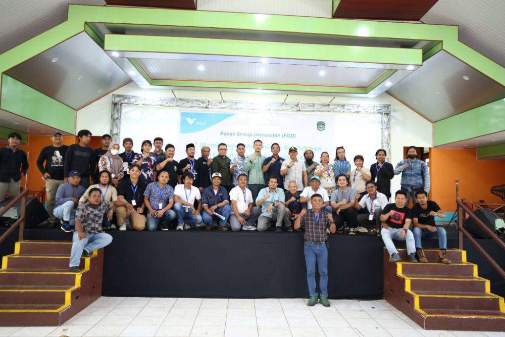 FGD bertema “Membangun Mekanisme Rekrutmen Partisipatif untuk Keberlanjutan” yang diselenggarakan oleh PT Vale Indonesia yang bekerja sama dengan Pemerintah Kabupaten Luwu Timur dan Pemerintah Provinsi Sulawesi Selatan. FGD ini melibatkan 39 perwakilan dari berbagai elemen masyarakat di empat wilayah, yaitu Nuha, Towuti, Malili, dan Wasuponda (vale.com)