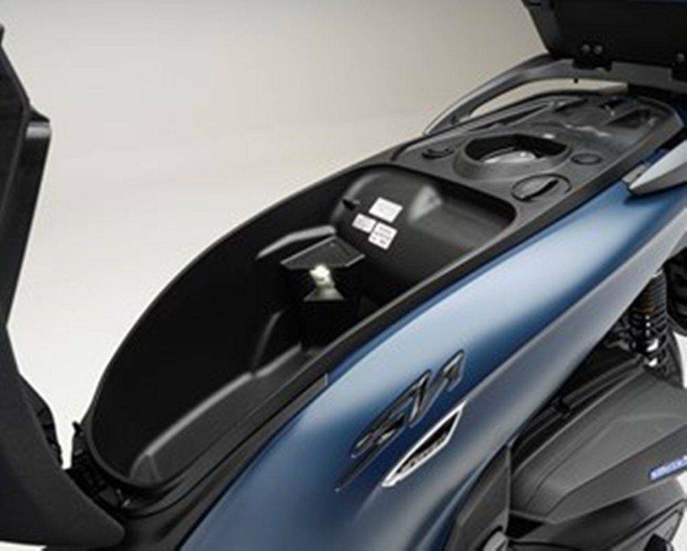 Ilustrasi bagasi Motor Honda SH350i (hondanews.eu)