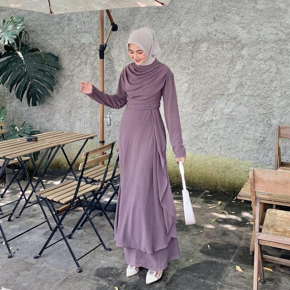 potret ide dress feminin playful yang anti monoton ala Mirna Kumalasari (instagram.com/mirnakumalasari)