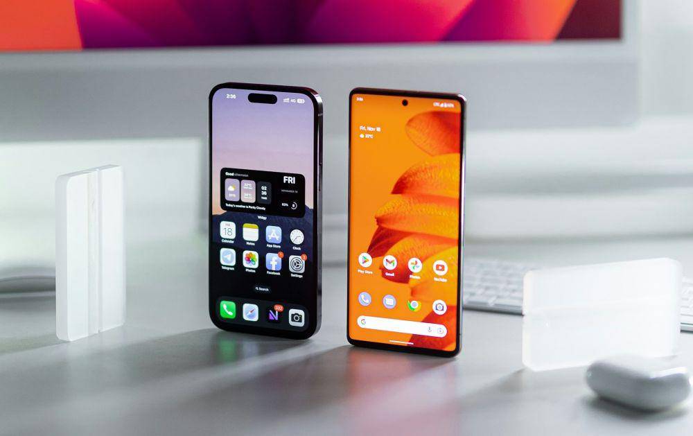ilustrasi HP Android dan iPhone (unsplash.com/I'M ZION)