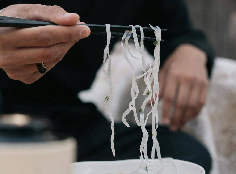 ilustrasi rice noodles (pexels.com/Mikhail Nilov)