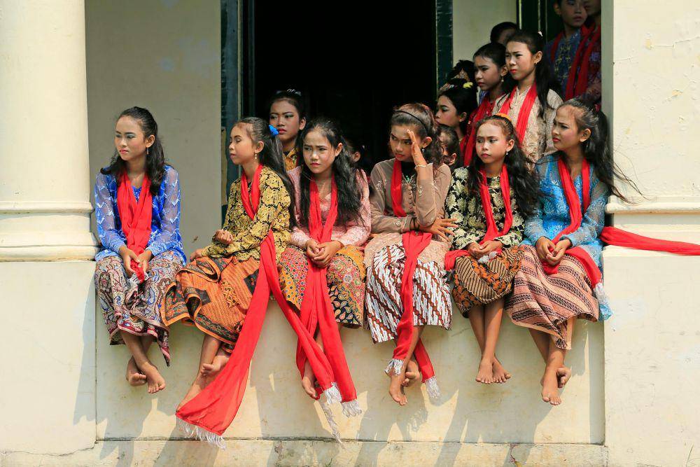 Anak-anak berpakaian kebaya memperingati hari Kartini (pexels.com@saturnus99)