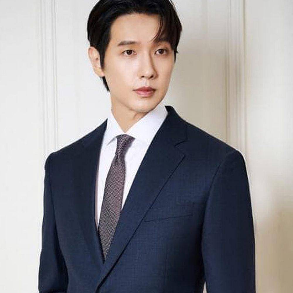 potret Ji Hyun Woo (instagram.com/official_jihyunwoo)