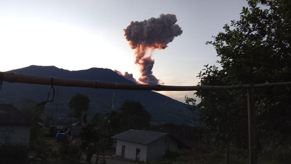 Gunung Marapi Erupsi Lagi, Kolom Abu Makin Tinggi