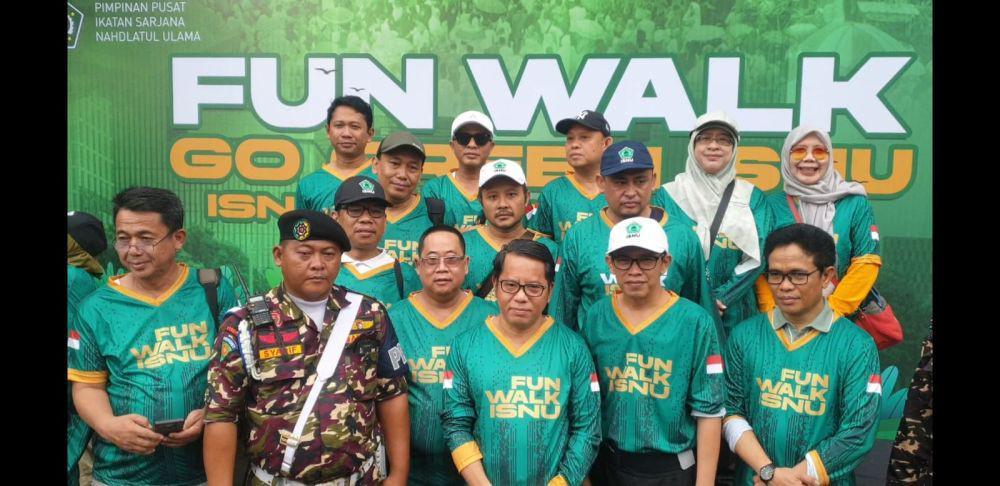 Fun Walk ISNU Merawat Jagat, Olahraga Berbalut Tanam Pohon