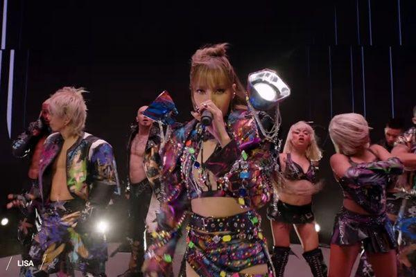 Potret Aksi Panggung Lisa BLACKPINK di Coachella 2025 Minggu ke-2