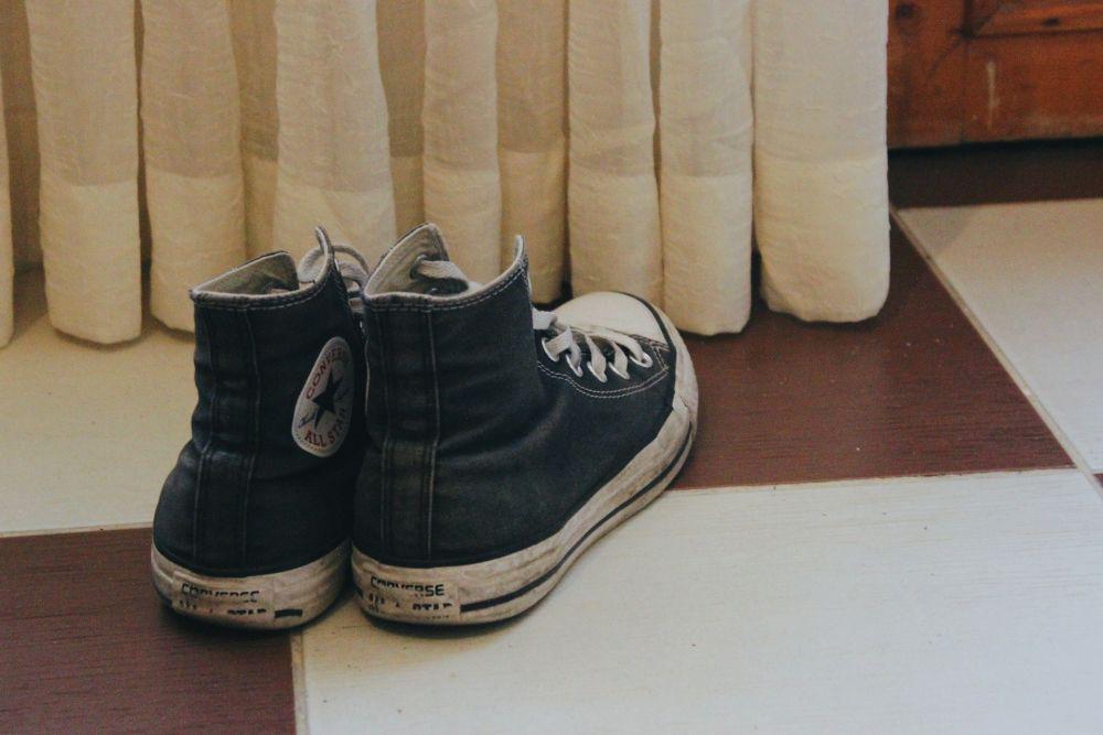 [PUISI] Langkah Kartini di Zaman Sneakers