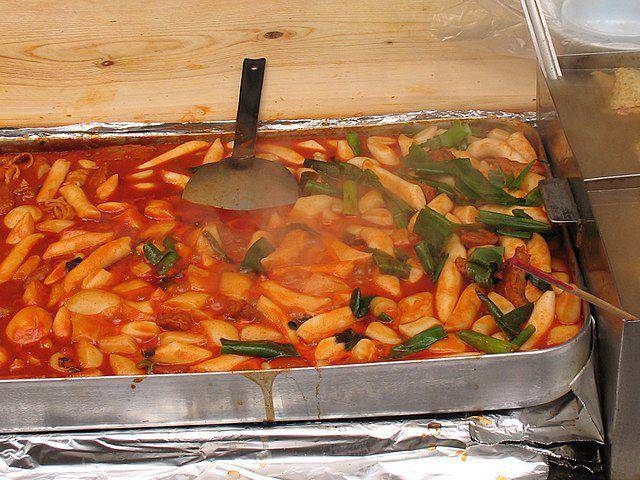 ilustrasi rebus tteokbokki (commons.wikimedia.org/by johl)